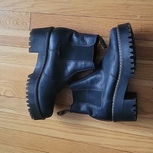 Dr Martens Rometty boots